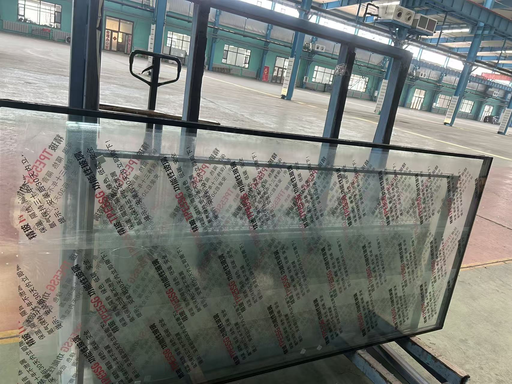 阿勒泰地区玻璃源头工厂隔热玻璃 - 排名